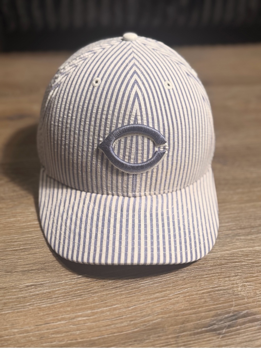 Early 2000’s New Era fitted hat Size 7 1/2